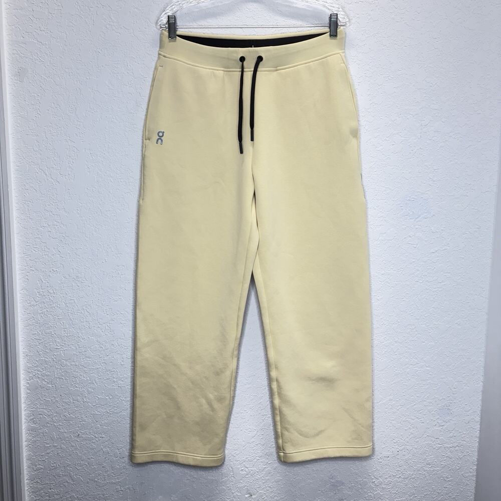 On Cloud Focus Tech Sweatpants Women's Yellow Size M, cozy, comfy, outdoors